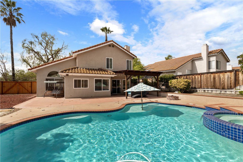 pool home in murrieta